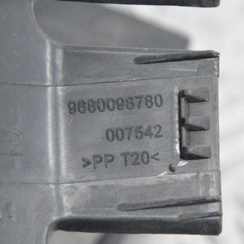 9680098780 PEUGEOT Заглушка (решетка) противотуманных фар бампера переднего правая купить в Павлоград