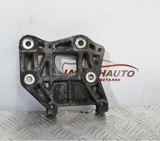 MAZDA RF7L15810 Кронштейн компрессора кондиционера в наличии Сумы