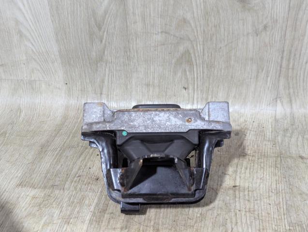 Подушка (опора) двигателя, правая передняя 1091A211 MITSUBISHI