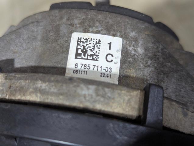 Левая опора двигателя 22116785711 BMW