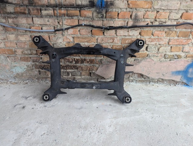 33316857983 BMW Подрамник задний купить в Ирпень