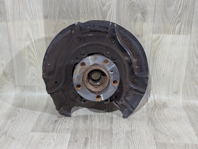 BMW 33406797570 Цапфа задняя правая в наличии Тернополь