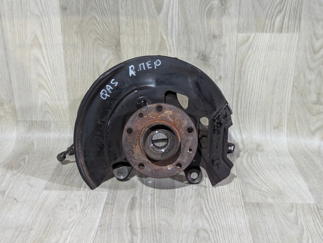 NISSAN 400144EA0A Цапфа (поворотный кулак) передний правый в наличии Ужгород