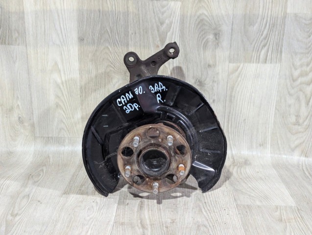 Цапфа - поворотный кулак задний, правый 4230433050 TOYOTA
