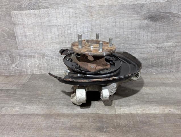 TOYOTA 4230453020 Цапфа задняя правая в наличии Тернополь