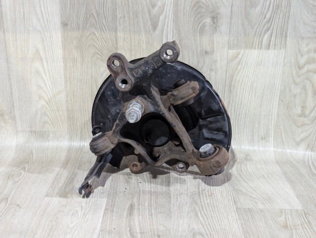 Цапфа - поворотный кулак задний, левый 4230576030 TOYOTA