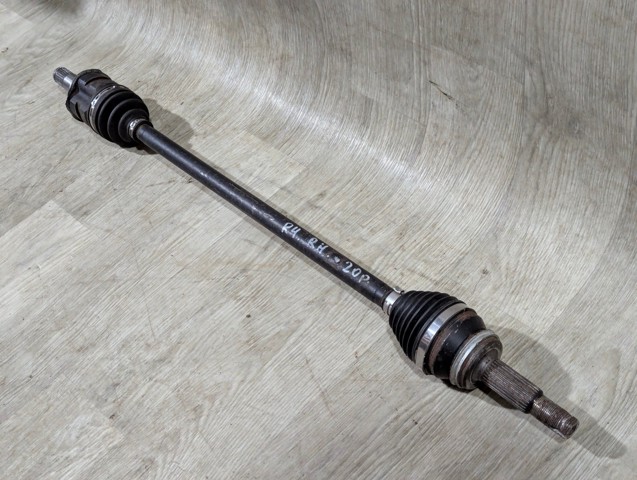 Полуось задняя, правая 423300R050 TOYOTA