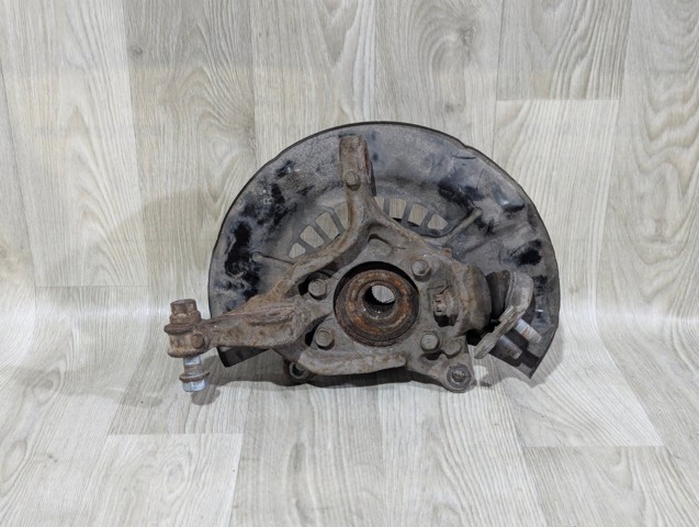 Цапфа - поворотный кулак передний, правый 4321133130 TOYOTA