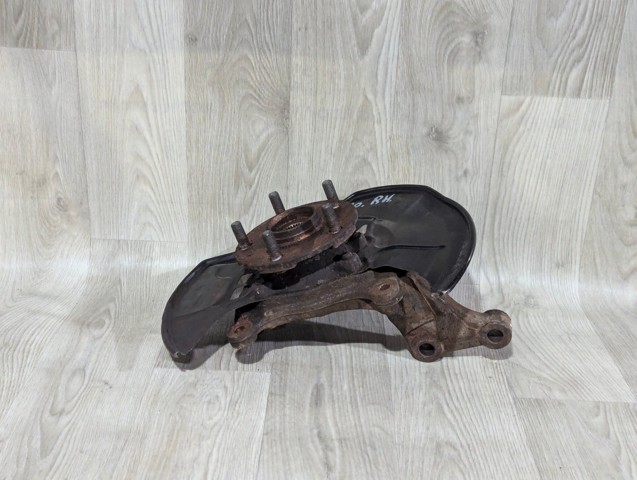 TOYOTA 4321178010 Цапфа (поворотный кулак) передний правый в наличии Киев
