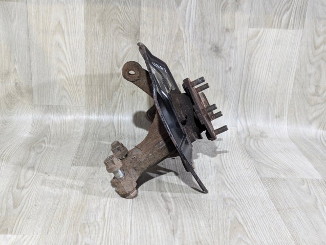 Цапфа поворотного кулака 4321233130 TOYOTA