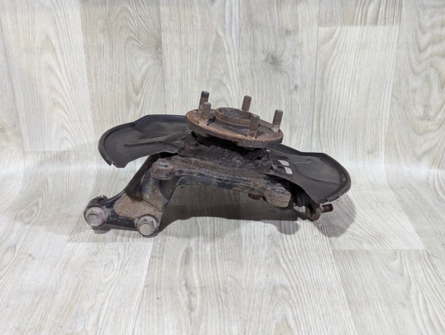 Кулак поворотный передний левый 4321278010 TOYOTA