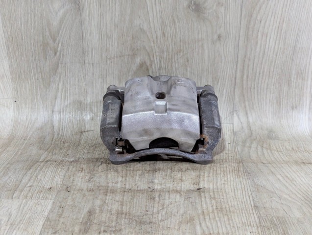 4773047060 TOYOTA Суппорт тормозной передний правый купить в Чернигов