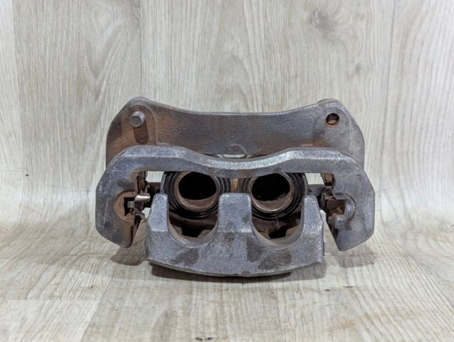 TOYOTA 4773048150 Суппорт тормозной передний правый в наличии Каменское