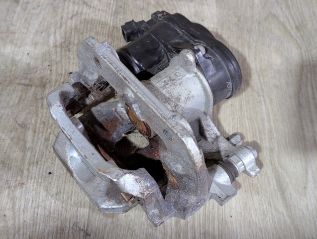 Задний правый суппорт 4783006170 TOYOTA