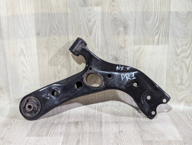 Передний нижний рычаг 4806842060 TOYOTA