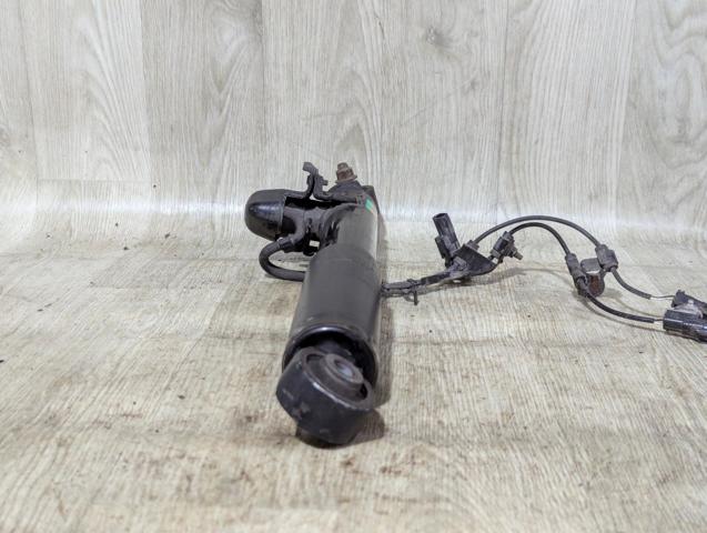 Стойка задняя правая 4853048400 TOYOTA