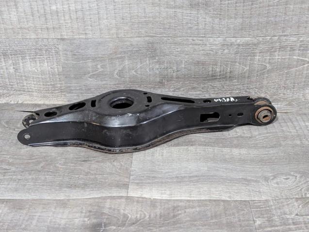 Балансир задний нижний 4873047010 TOYOTA