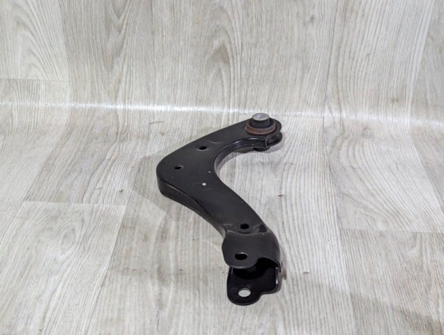 Балансир подвески задний левый 4879076010 TOYOTA