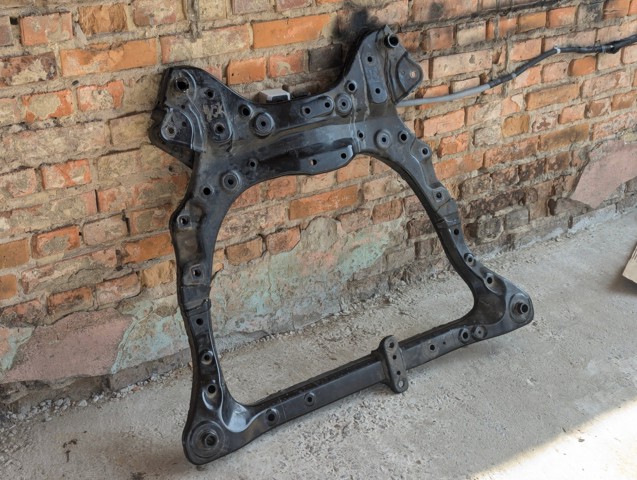 Поперечина передней подвески 5110042011 TOYOTA