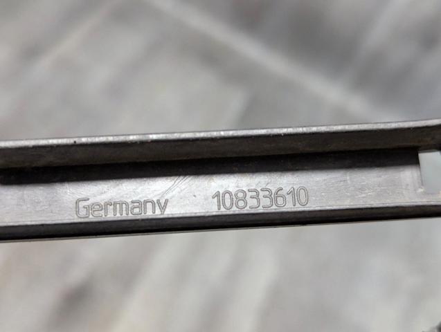 BMW 51117354773 Решетка бампера переднего центральная в наличии Николаев