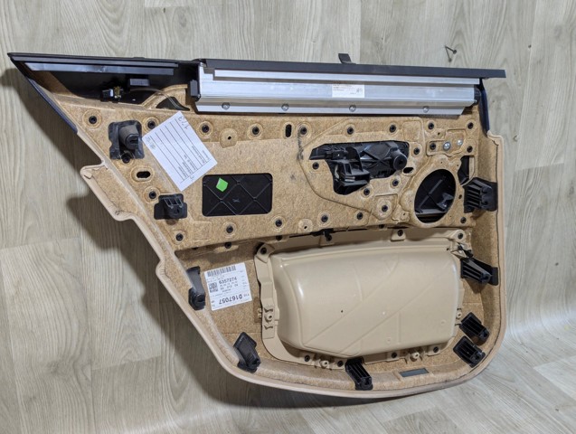 Обивка задней двери 51427273282 BMW