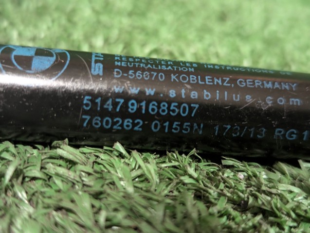 Амортизатор полки багажника 51479168507 BMW