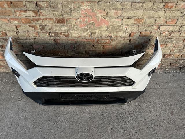 TOYOTA 521190R919 Передний бампер в наличии Ирпень