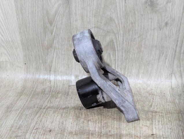 TOYOTA 5238042120 Кронштейн (траверса) заднего редуктора левая в наличии Кривой Рог
