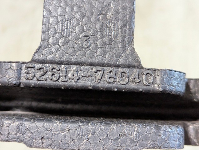 Наполнитель бампера переднего 5261478040 TOYOTA