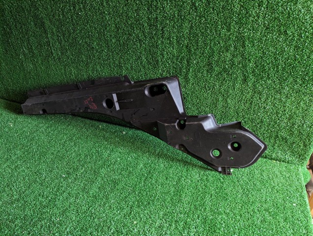 TOYOTA 5816542040 Защита днища правая в наличии Киев