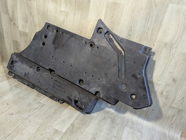 Защита днища, левая 5816642030 TOYOTA