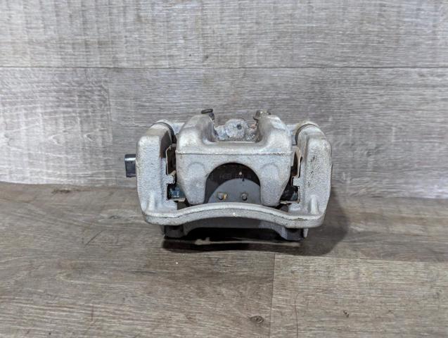 Задний левый суппорт 58210D3000 HYUNDAI