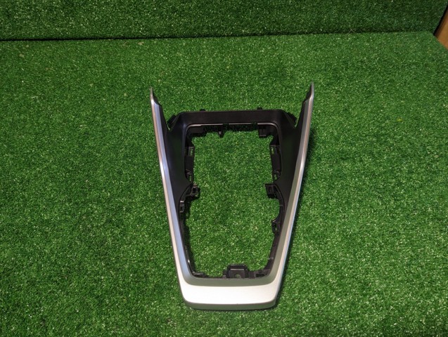 TOYOTA 5880542080 Накладка декоративная центральной консоли в наличии Полтава
