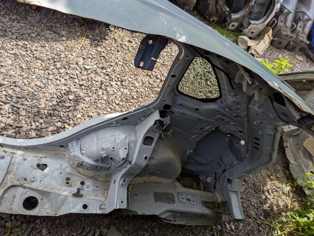 Крыло заднее правое 6160142130 TOYOTA