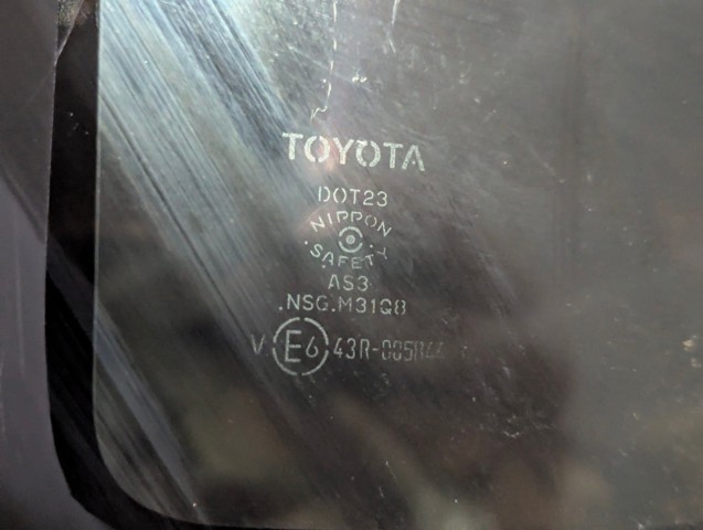 6271042310 TOYOTA Стекло кузова (багажного отсека) правое купить в Павлоград