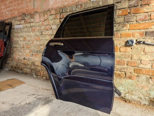 Задняя правая дверь 68258506AB CHRYSLER