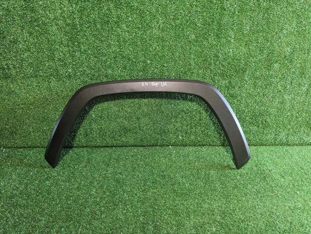 Молдинг передней арки колеса, левый 756020R090 TOYOTA