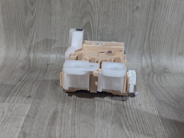 8273078011 TOYOTA Блок предохранителей купить в Полтава