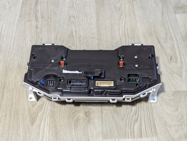 838004A660 TOYOTA Приборная доска (щиток приборов) купить в Кривой Рог
