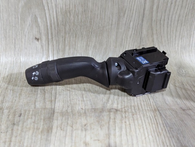 TOYOTA 8465242200 Переключатель подрулевой, центральная часть в наличии Николаев