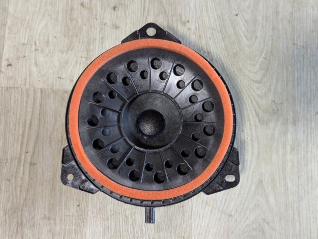 Динамик передней двери 8616042160 TOYOTA