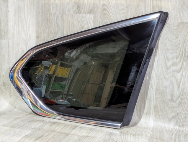 HYUNDAI 87820S1100 Стекло кузова (багажного отсека) правое в наличии Харьков