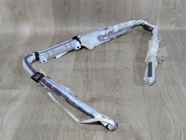 NISSAN 985P04EA0A Шторка боковая, правая в наличии Ирпень