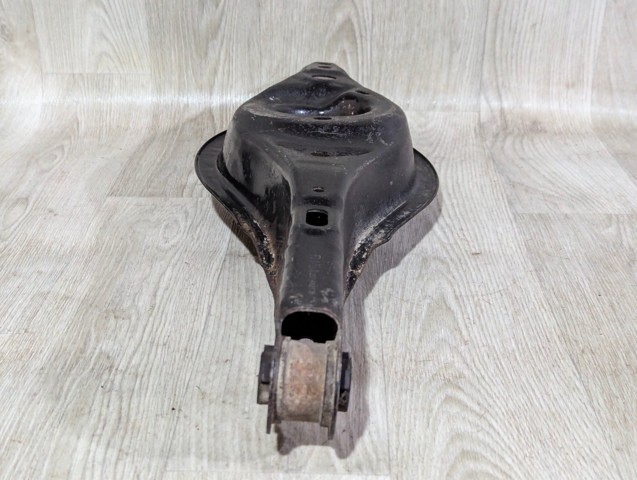 MAZDA B45A28300A Рычаг задней подвески нижний правый в наличии Николаев