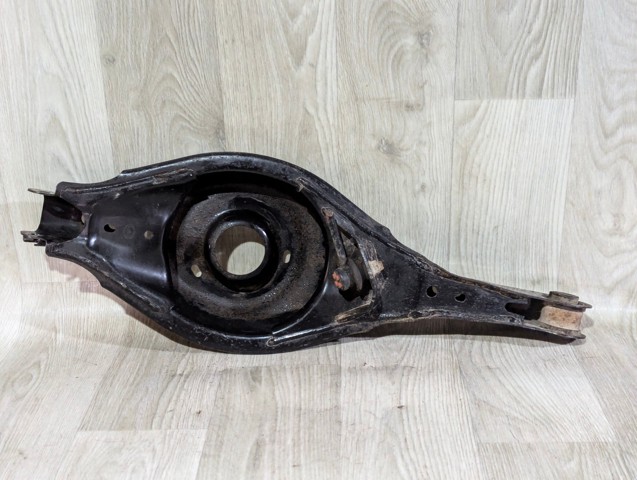 B45A28300A MAZDA Рычаг задней подвески нижний правый купить в Ужгород