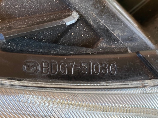 MAZDA BDG751030 Правая фара в наличии Ровно