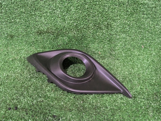 BHR150C11 MAZDA Заглушка (решетка) противотуманных фар бампера переднего правая купить в Павлоград