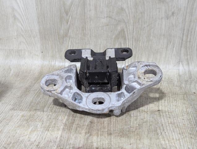 Левая опора двигателя D10G39070A MAZDA