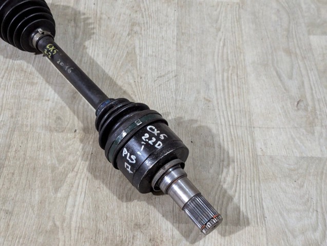 Привод в сборе левый GDB12560XA MAZDA