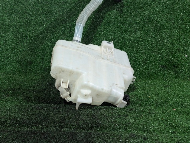 GHP967480 Mazda Бачок омывателя стекла